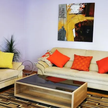 Apartman Tolle, Gemutliche, Voll Moblierte 3 Zimmer Wohnung. *